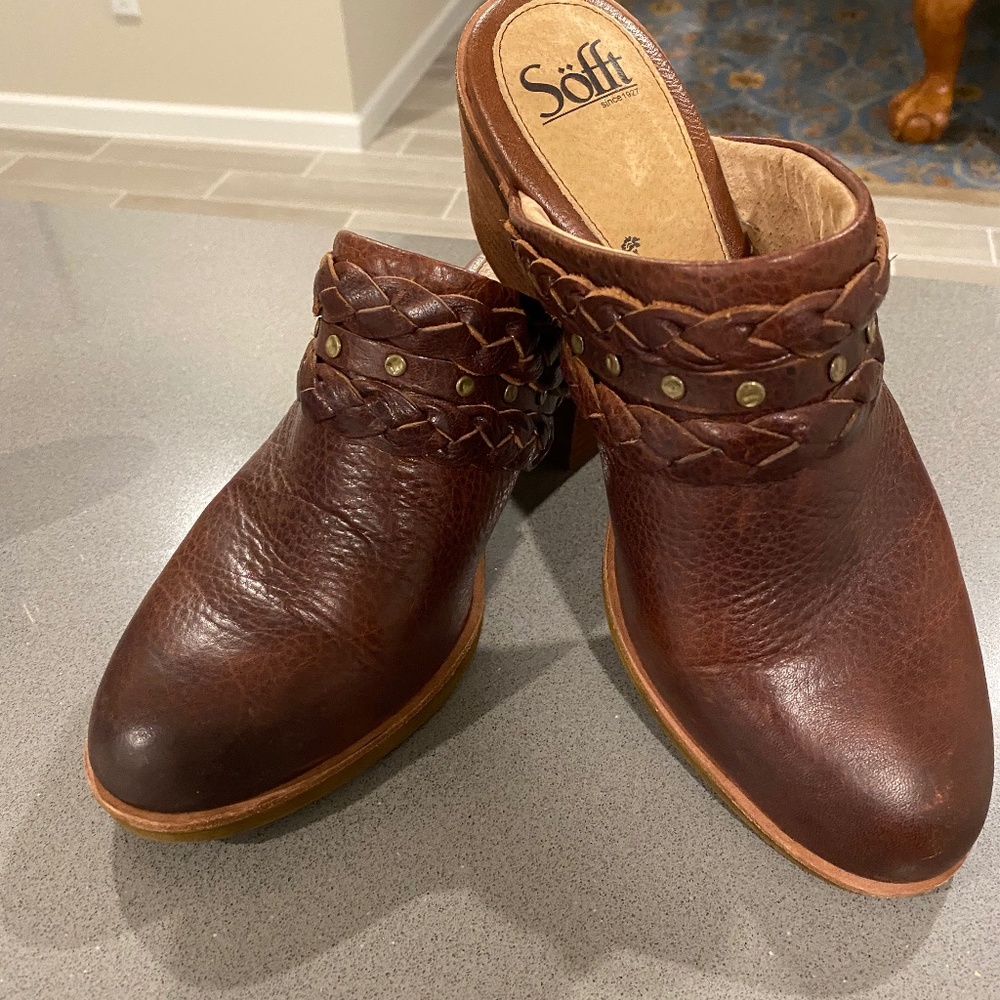 Sofft Leather clogs